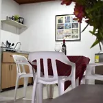 Cozy Apartment Near Walled City