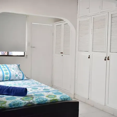 Cozy Near Walled City Apartamento